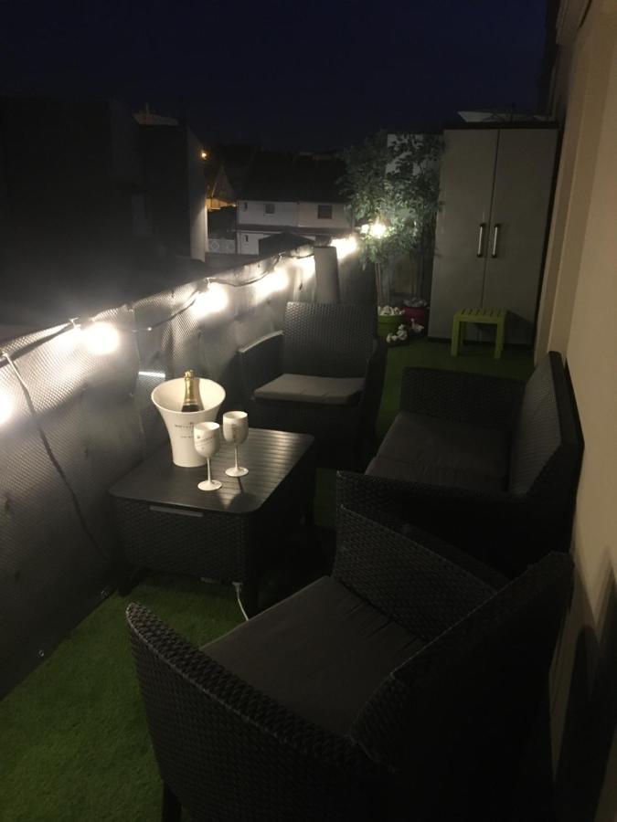 Victoria-T2-41M2-Balcon, Wifi, Linge, Produits, Menage Inclus Apartment Reims Luaran gambar