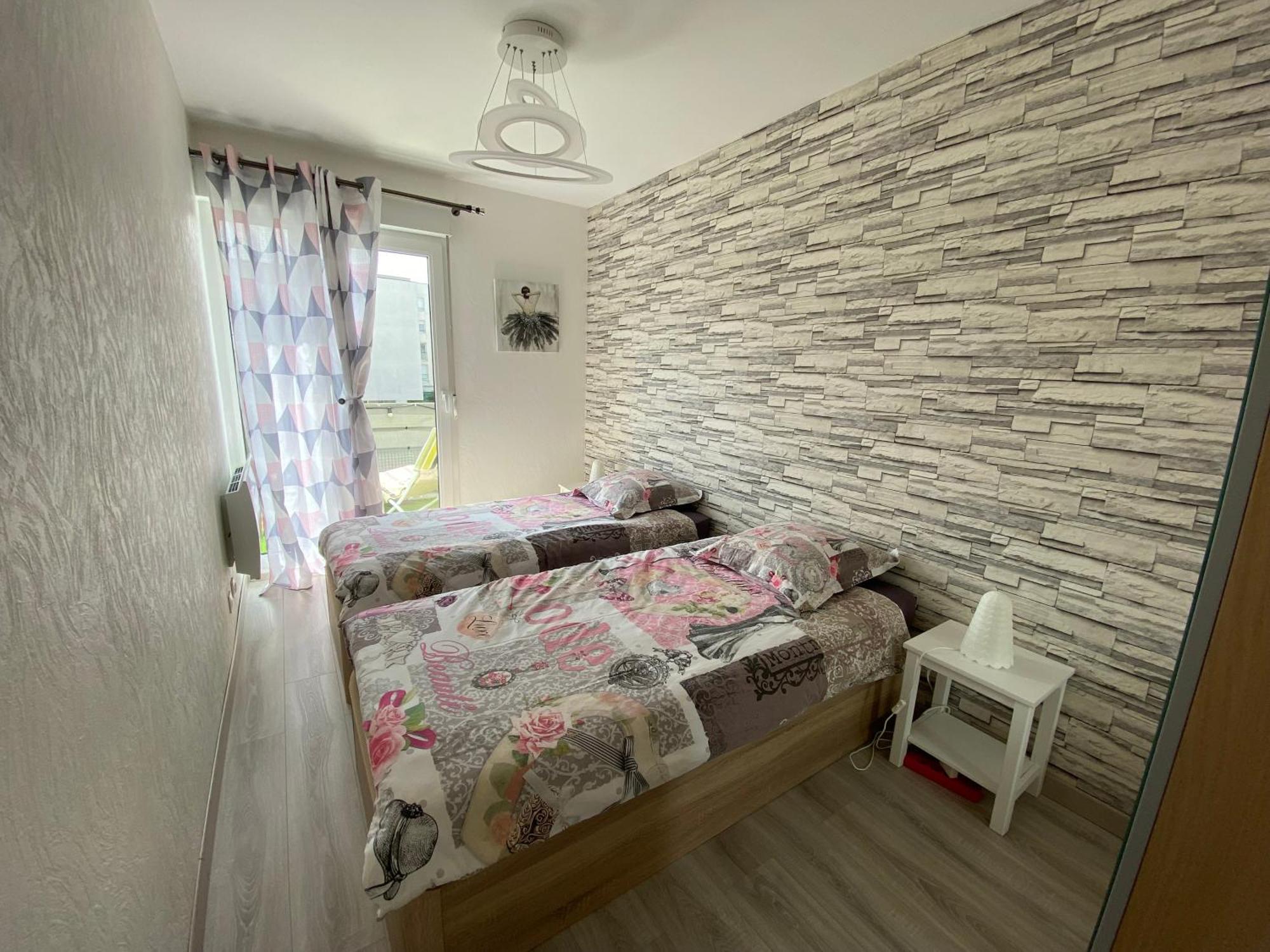 Victoria-T2-41M2-Balcon, Wifi, Linge, Produits, Menage Inclus Apartment Reims Luaran gambar